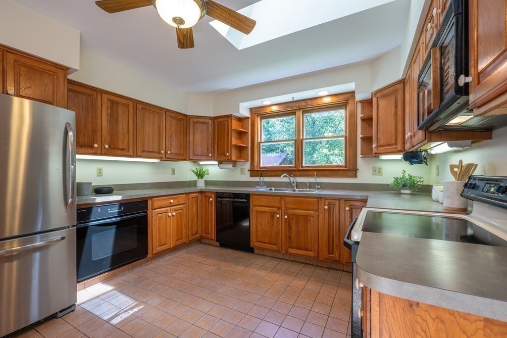 47 North Farms Road Northampton, MA 01062 - Photo 9 of 42