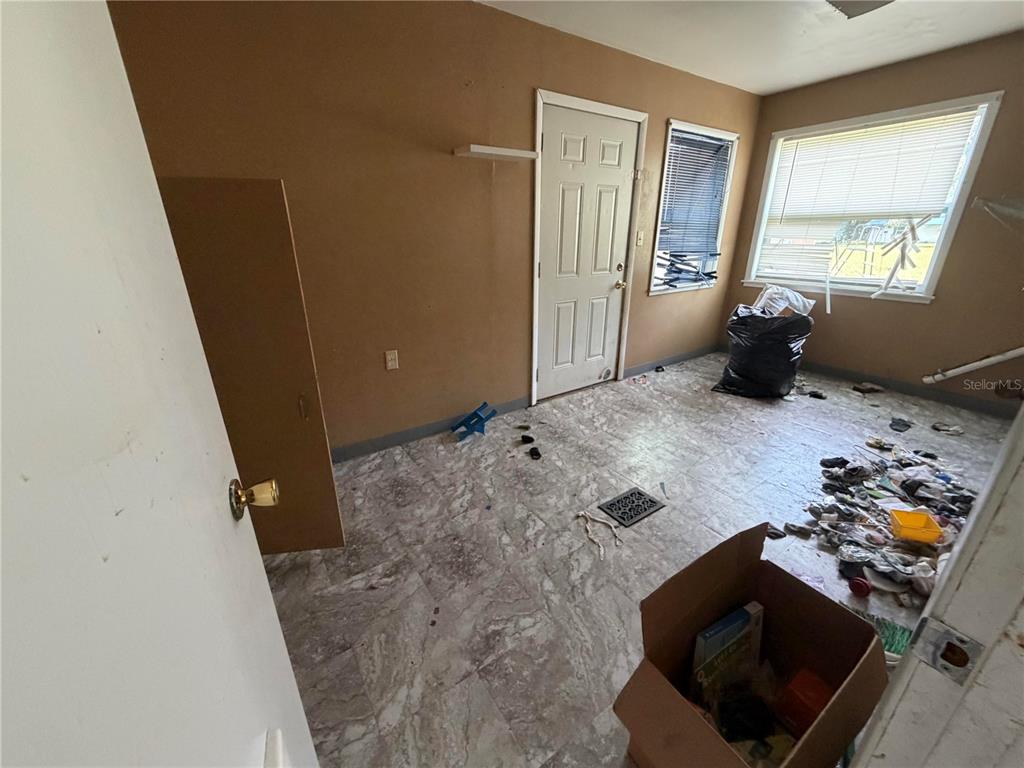 9929 Factory Avenue Hampton, FL 32044 - Photo 11 of 26 Gallery Image 11