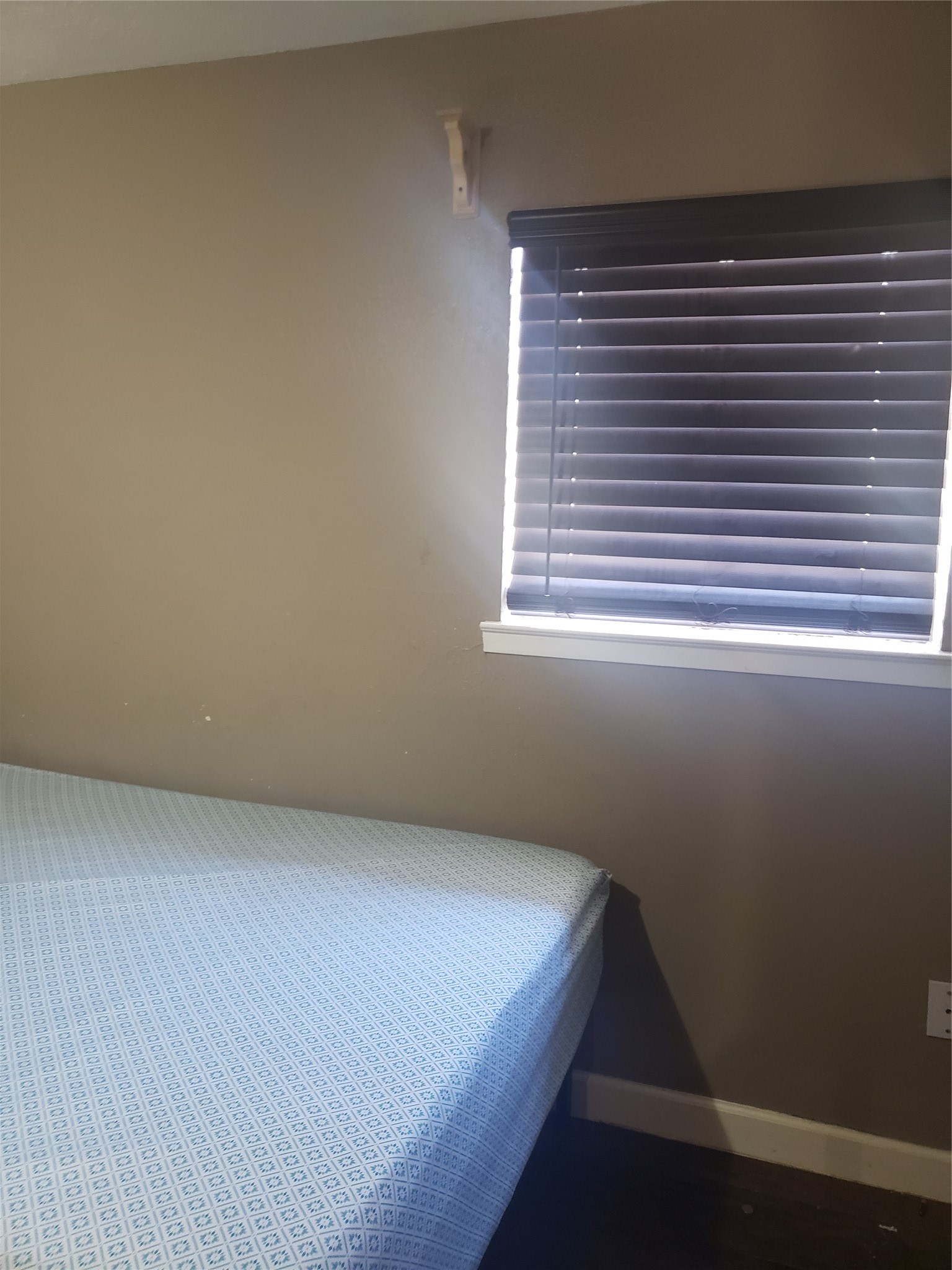 10710 Concho Street Houston, TX 77072 - Photo 12 of 14 Blinds in bedrooms