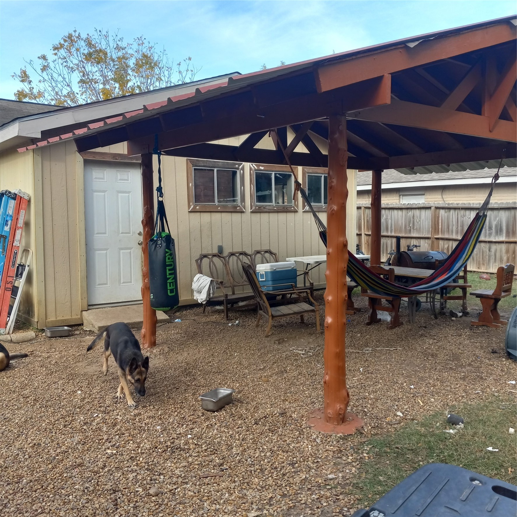 10710 Concho Street Houston, TX 77072 - Photo 8 of 14 Cedar extra sitting area in back