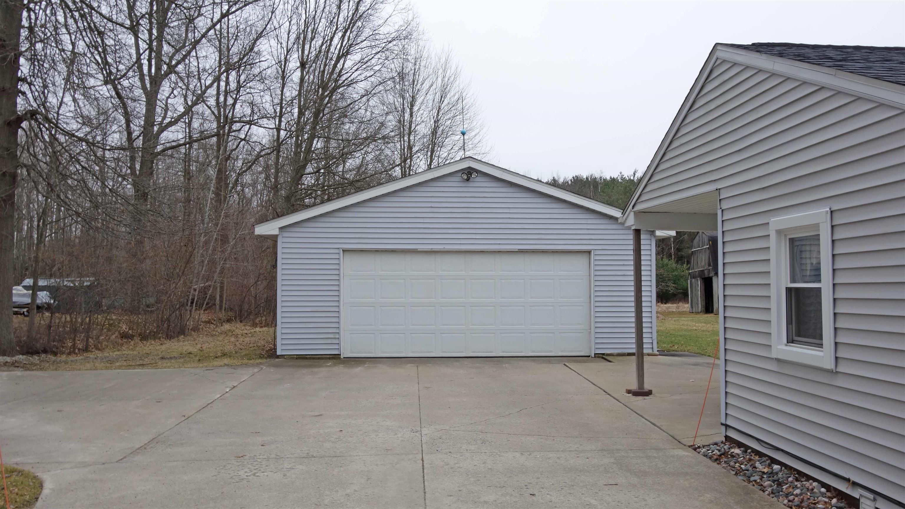 12015 Lakefield Road St. Charles, MI 48655 - Photo 5 of 42 50138105-05d84f1f-9409-4c67-8f40-9b754d6b4843.JPG