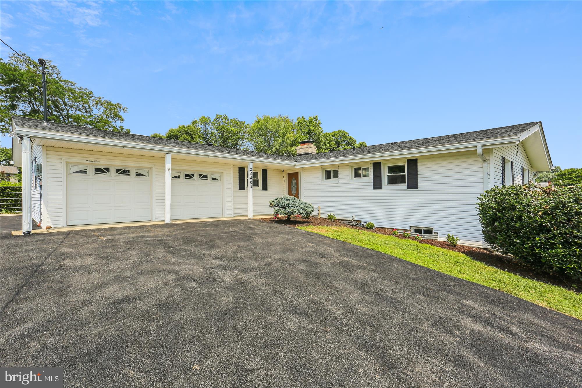 24404 Welsh Road Gaithersburg, MD 20882 - Photo 4 of 84 Gallery Image 4
