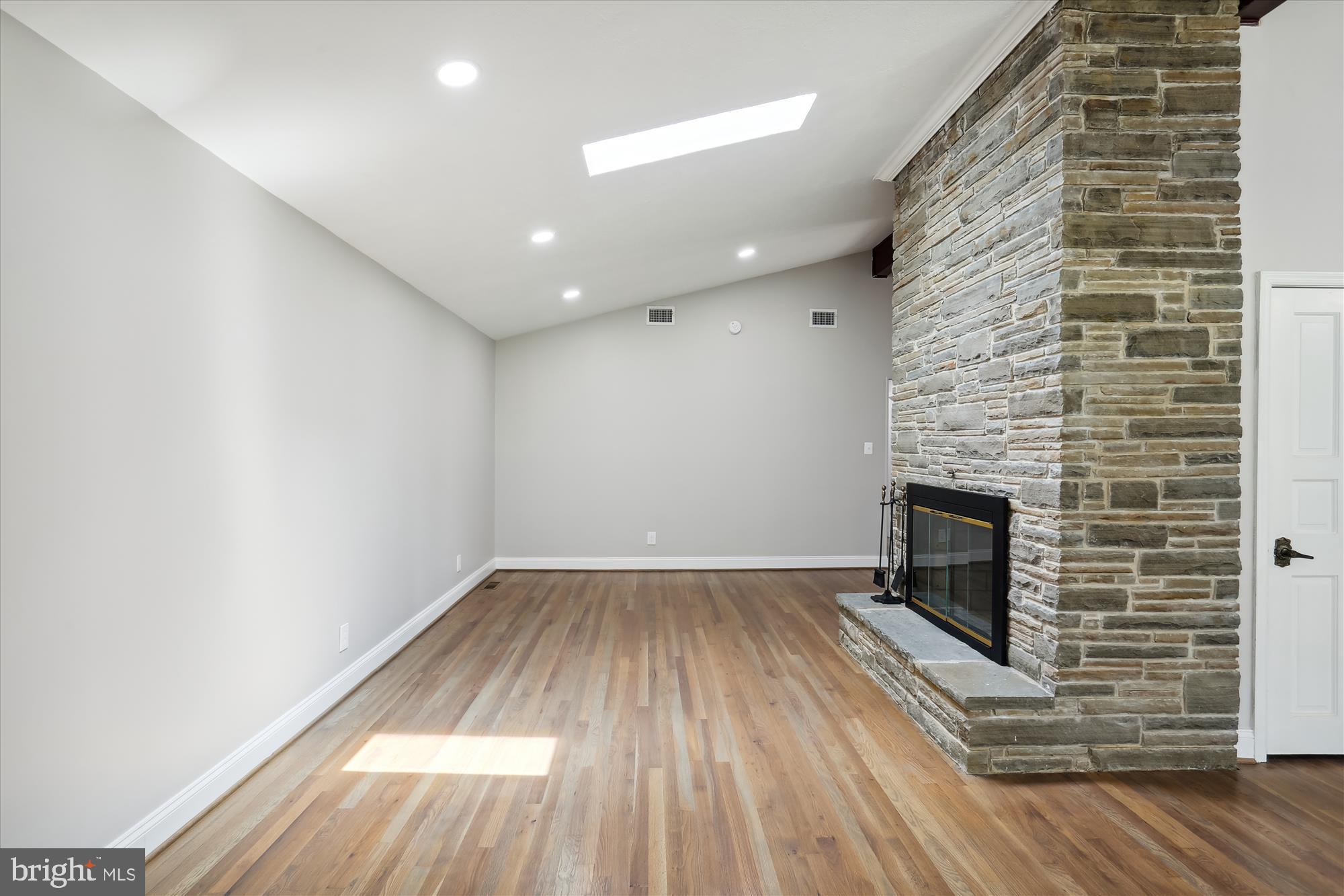 24404 Welsh Road Gaithersburg, MD 20882 - Photo 7 of 84 Gallery Image 7