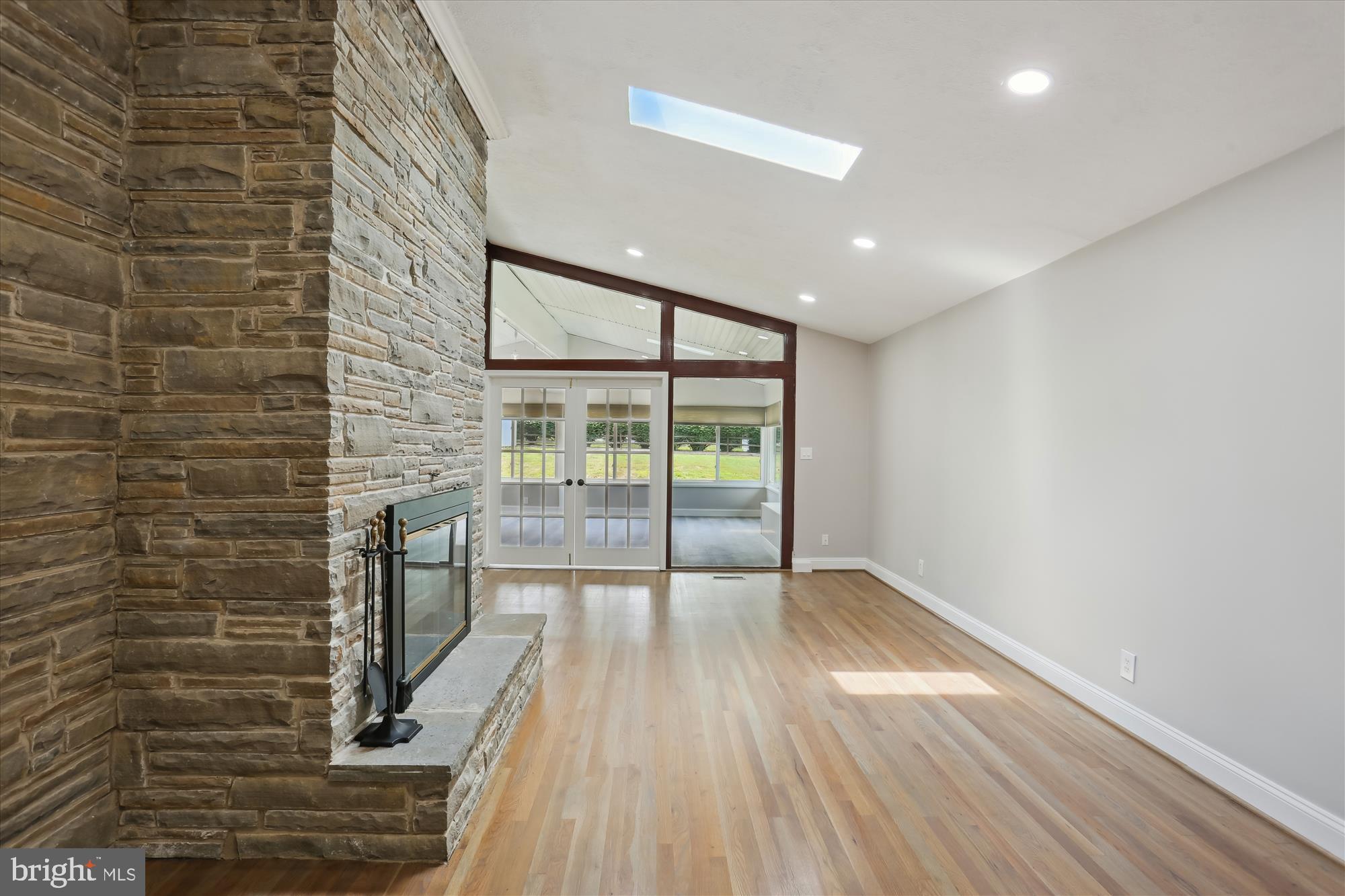 24404 Welsh Road Gaithersburg, MD 20882 - Photo 9 of 84 Gallery Image 9