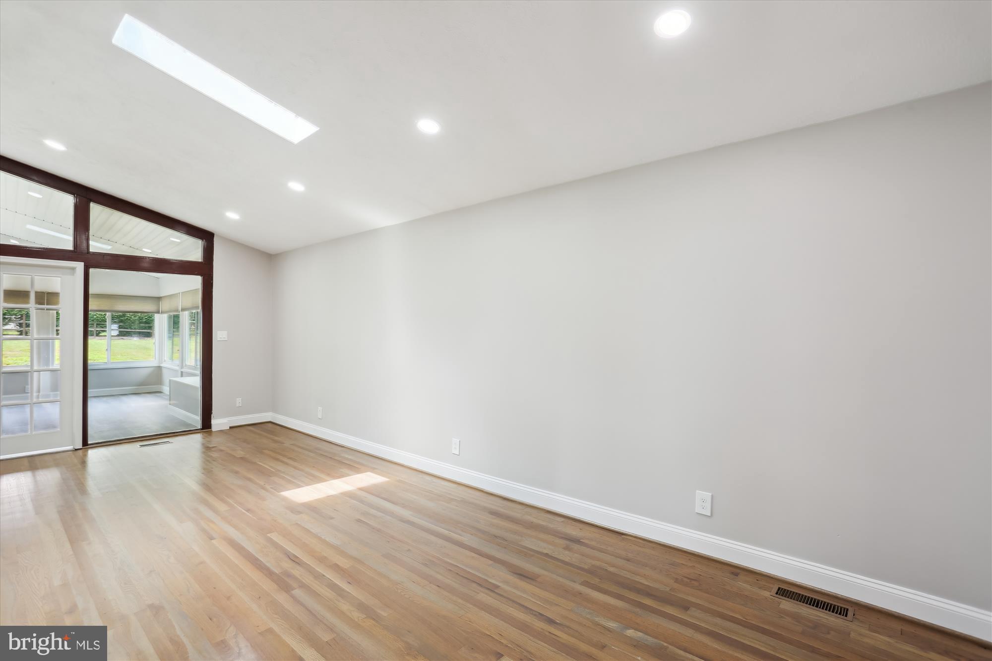 24404 Welsh Road Gaithersburg, MD 20882 - Photo 10 of 84 Gallery Image 10