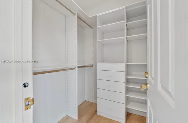 $3,250,000 | 1643 Brickell Avenue, Unit 1002, Miami, FL 33129