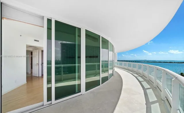 $3,250,000 | 1643 Brickell Avenue, Unit 1002, Miami, FL 33129