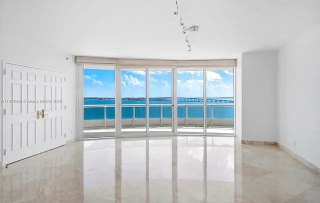 $3,250,000 | 1643 Brickell Avenue, Unit 1002, Miami, FL 33129