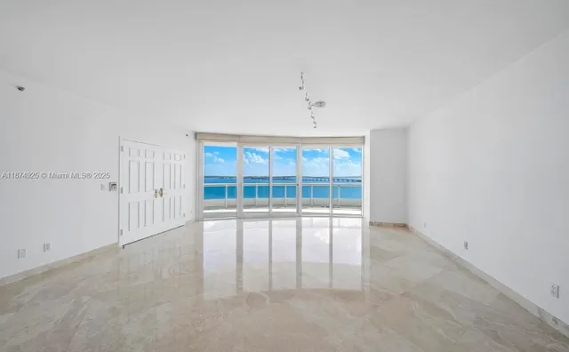 $3,250,000 | 1643 Brickell Avenue, Unit 1002, Miami, FL 33129