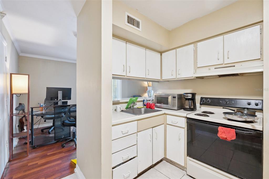 425 Wymore Road, Unit 201 Altamonte Springs, FL 32714 - Photo 5 of 50