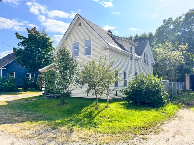 $116,500 | 122 Knox Street, Millinocket, ME 04462