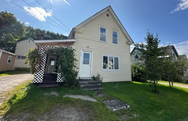$116,500 | 122 Knox Street, Millinocket, ME 04462
