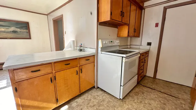 $116,500 | 122 Knox Street, Millinocket, ME 04462