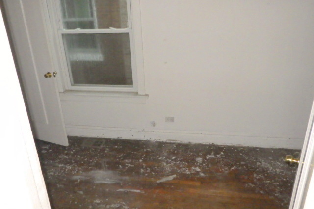 524 East 90th Street Chicago, IL 60619 - Photo 9 of 15 a view of a small space