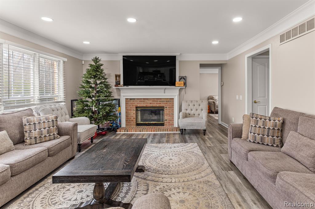 46954 Mornington Road Canton, MI 48188 - Photo 10 of 63