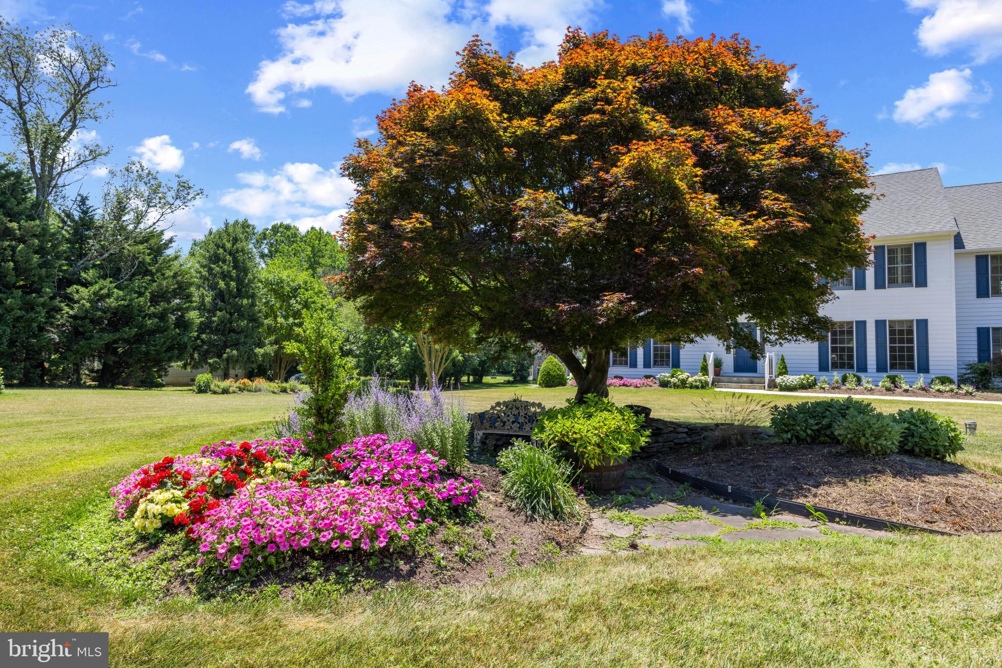 5 Poplar Point Road Edgewater, MD 21037 - Photo 3 of 35 Nicely maintained and manicured