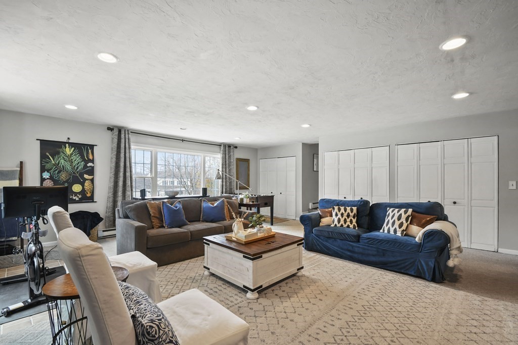 5 Apple Hill Road Sturbridge, MA 01566 - Photo 3 of 29 Gallery Image 3