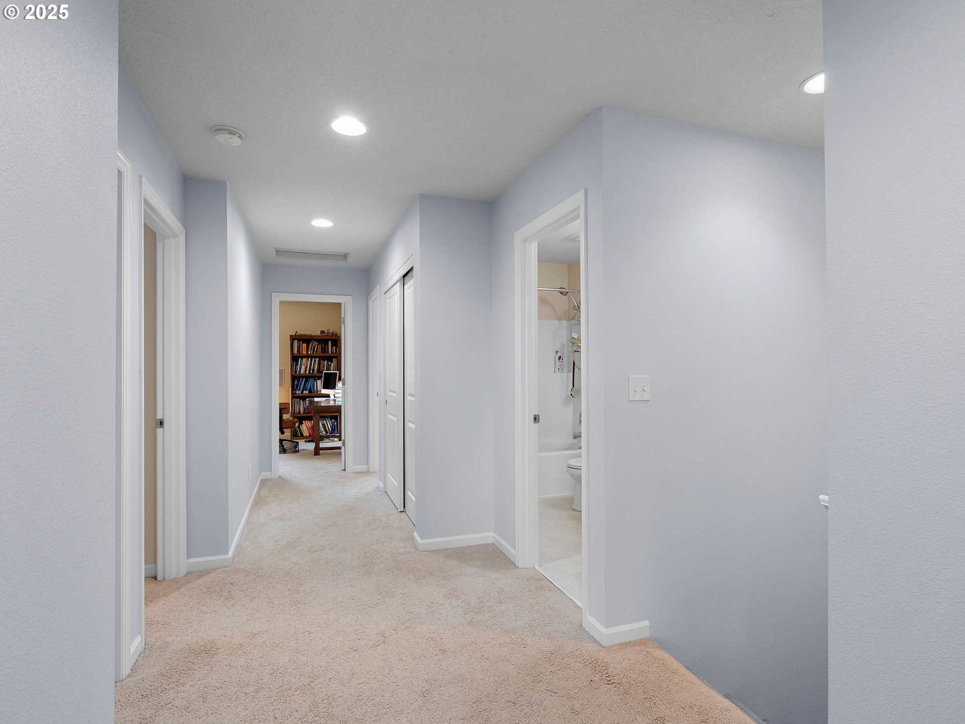 51350 Southwest Randstad Street Scappoose, OR 97056 - Photo 21 of 43 an empty room with closet and a bathroom