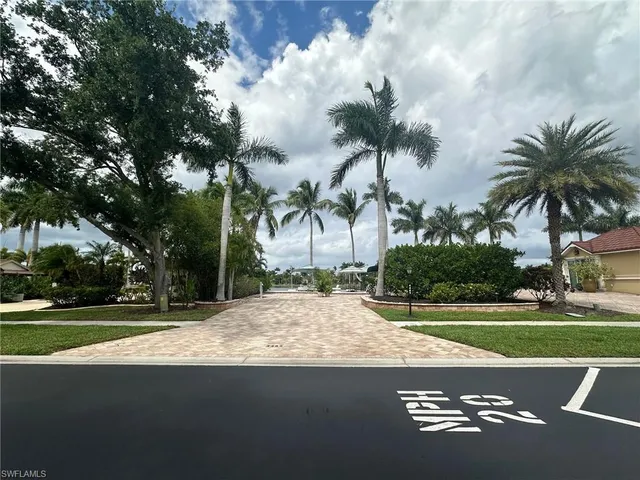 $535,000 | 4489 Southern Breeze Drive, Naples, FL 34114