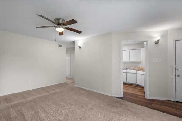 $1,075 | 102 Strand Street, Unit 4, Galveston, TX 77550