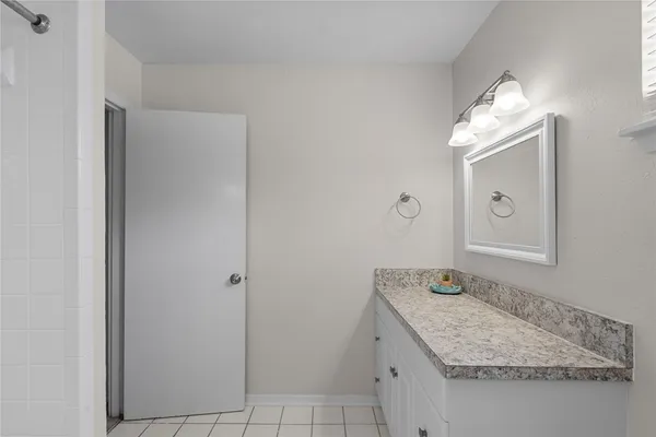 $1,100 | 102 Strand Street, Unit 4, Galveston, TX 77550