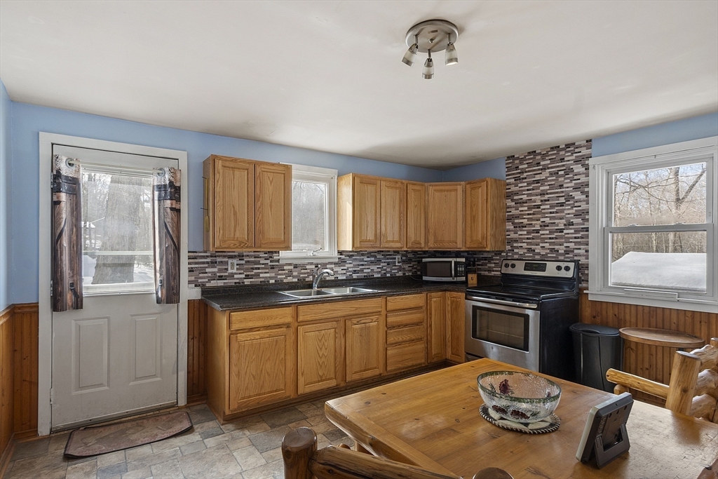 72 Amherst Road Belchertown, MA 01007 - Photo 4 of 33 Gallery Image 4
