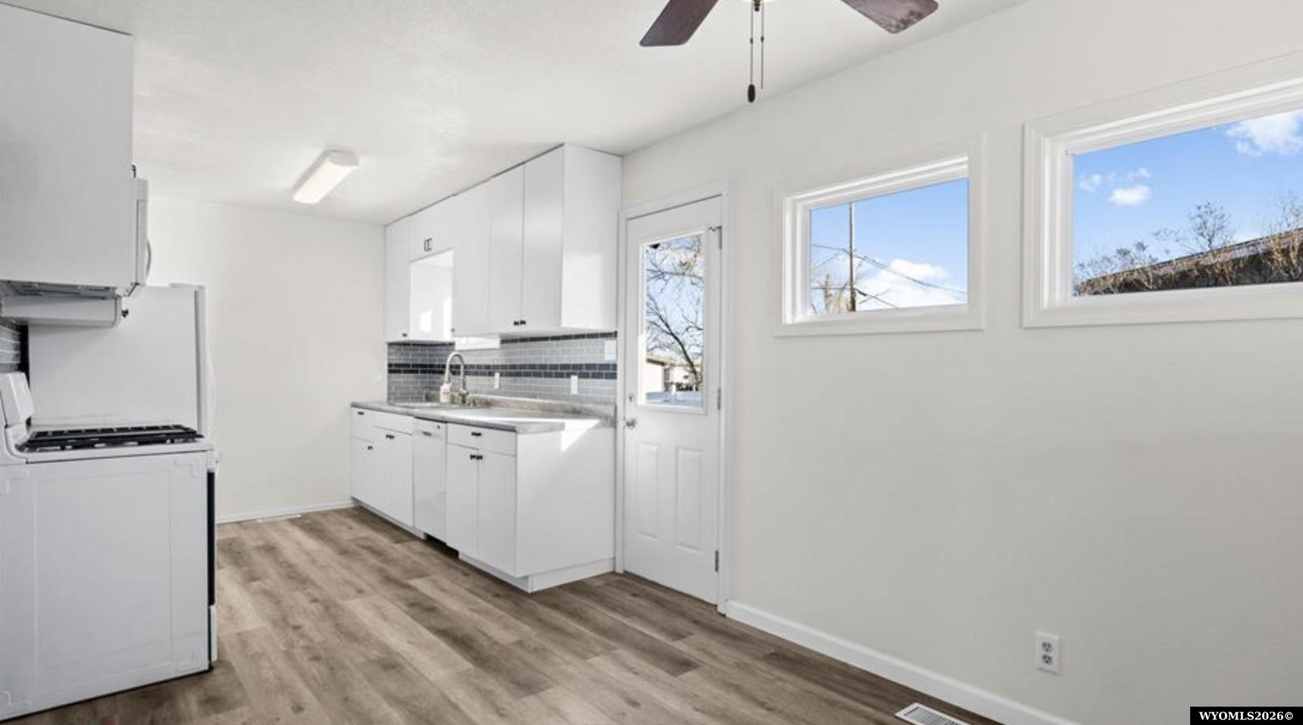 3044 Indiana Avenue Casper, WY 82609 - Photo 6 of 27