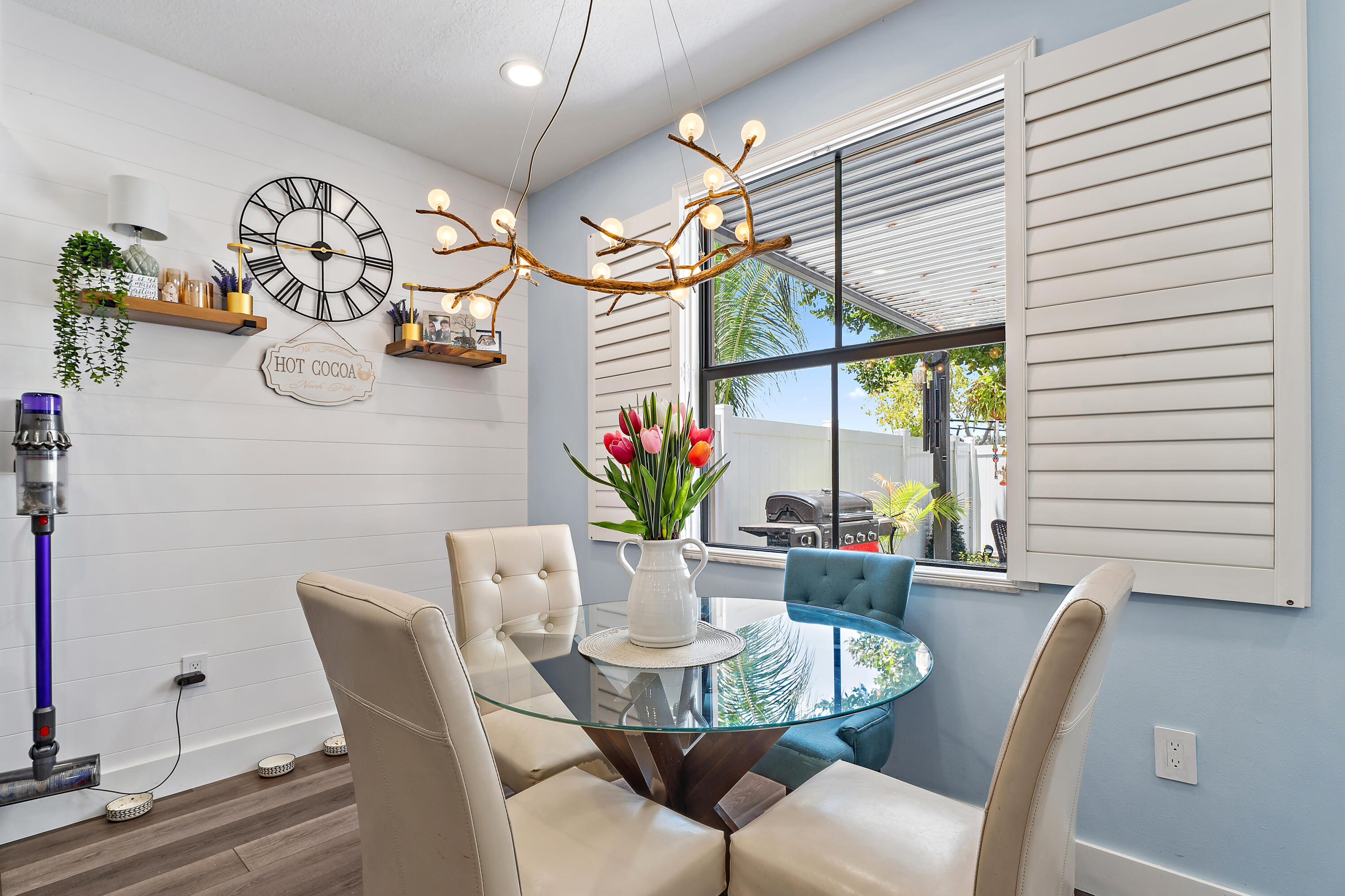 6024 Pine Tree Way Riviera Beach, FL 33410 - Photo 14 of 35 Breakfast Nook