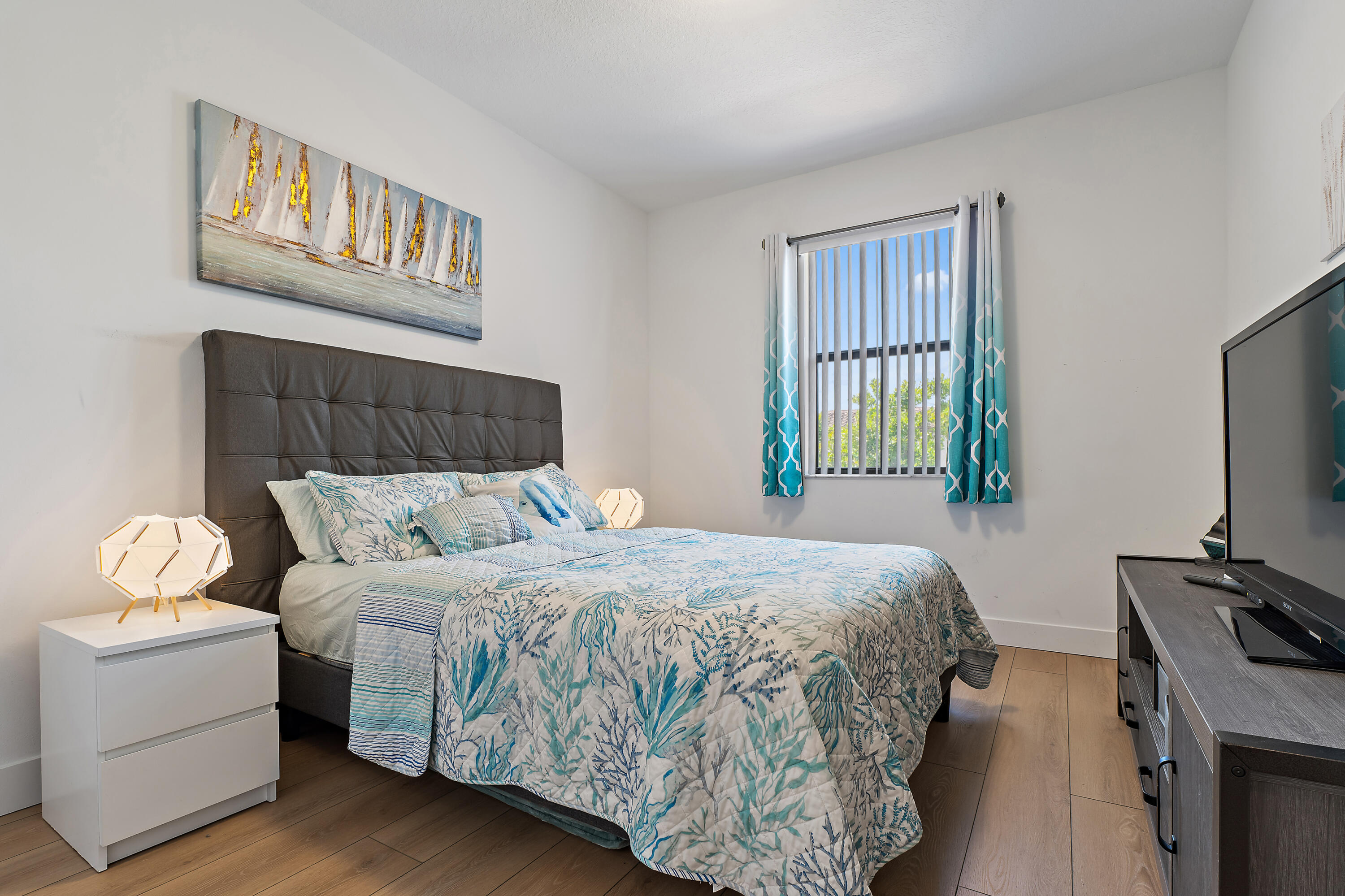 6024 Pine Tree Way Riviera Beach, FL 33410 - Photo 27 of 35 3rd Bedroom