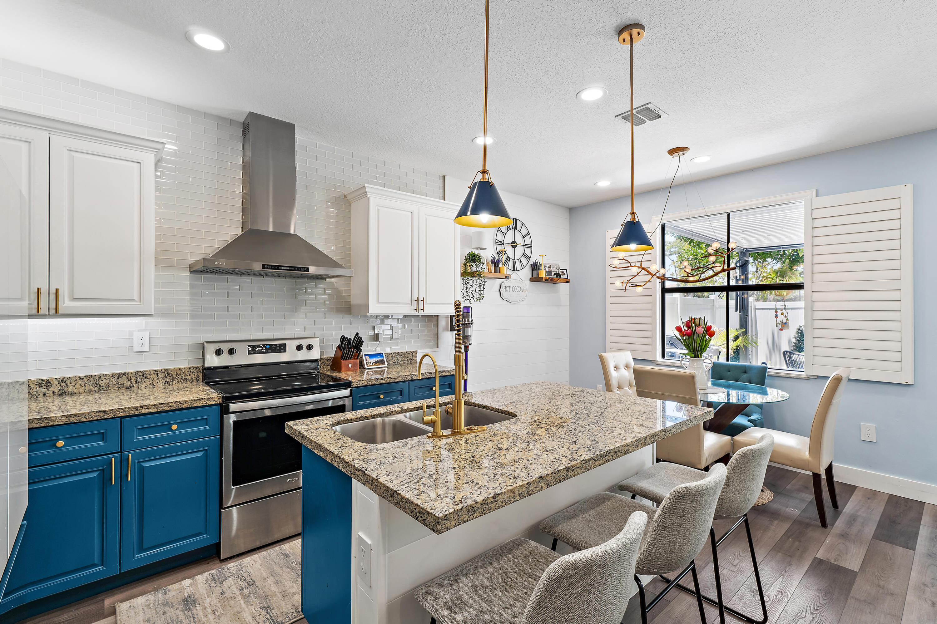 6024 Pine Tree Way Riviera Beach, FL 33410 - Photo 10 of 35 kitchen