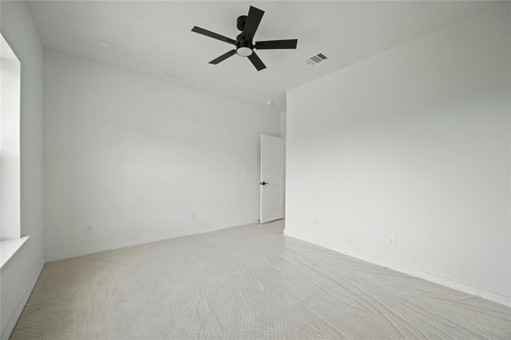 2121 Oak Haven Court Garland, TX 75044 - Photo 32 of 38 an empty room