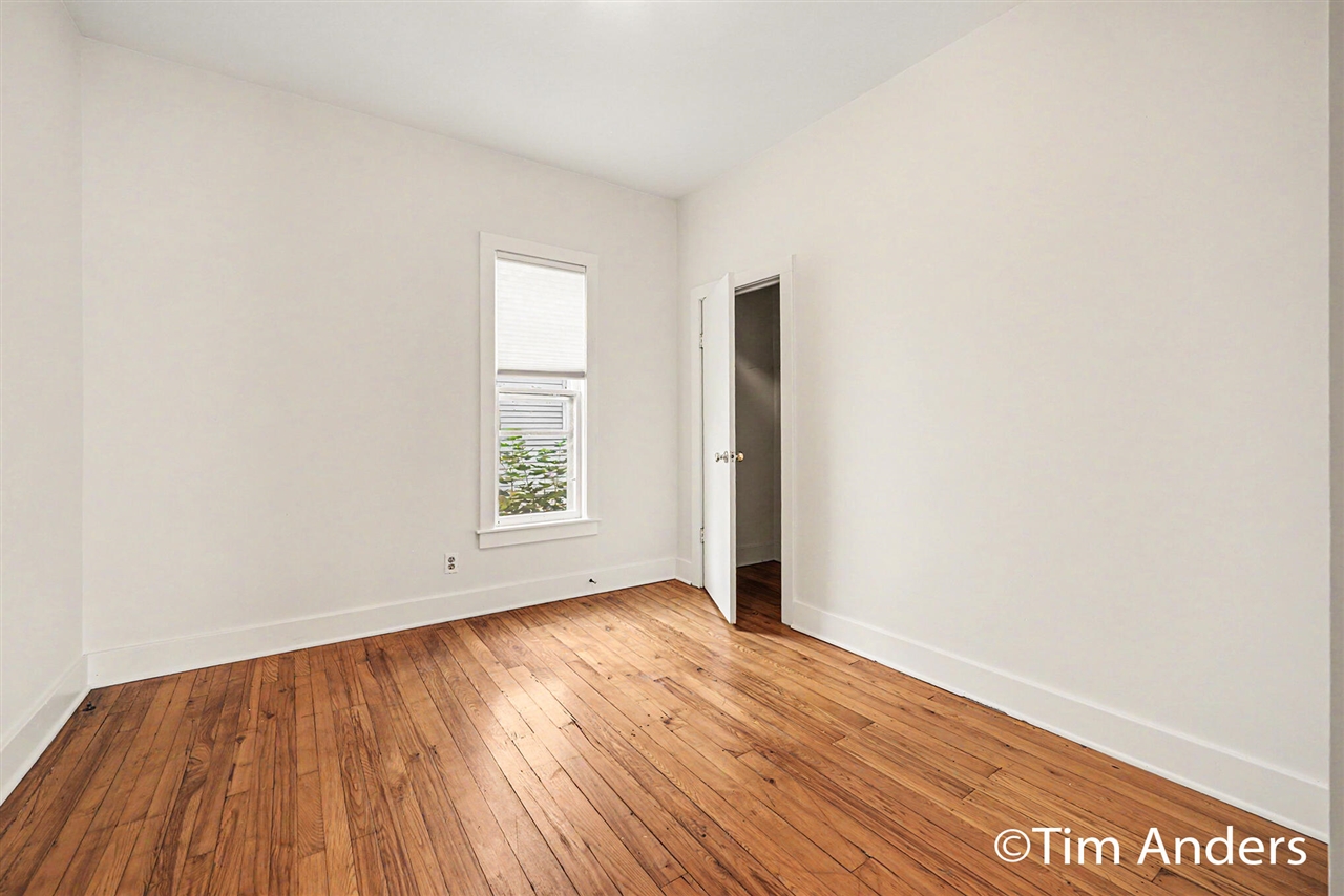 816 Innes Street Northeast Grand Rapids, MI 49503 - Photo 8 of 24