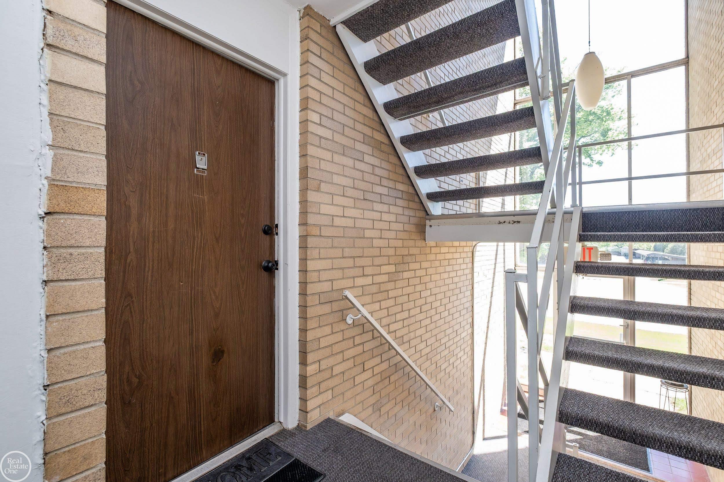 4909 Crooks Road, Unit E 5 Royal Oak, MI 48073 - Photo 27 of 35