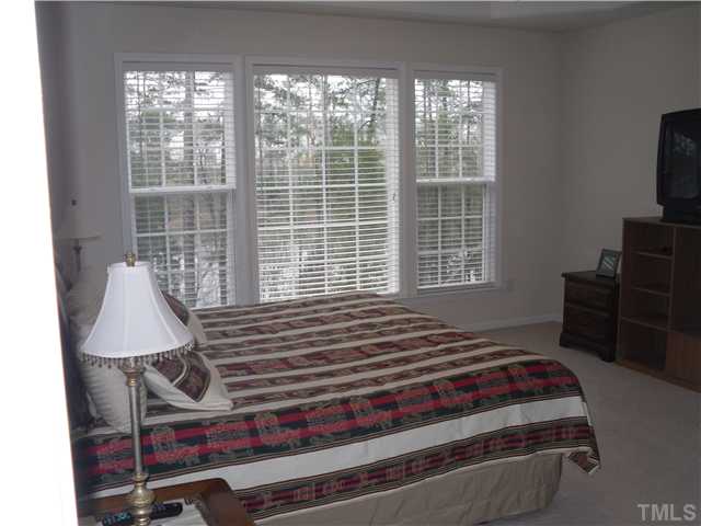 8140 Sommerwell Street Raleigh, NC 27613 - Photo 16 of 23 Gallery Image 16