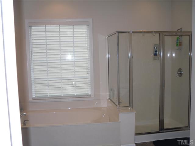 8140 Sommerwell Street Raleigh, NC 27613 - Photo 18 of 23 Gallery Image 18