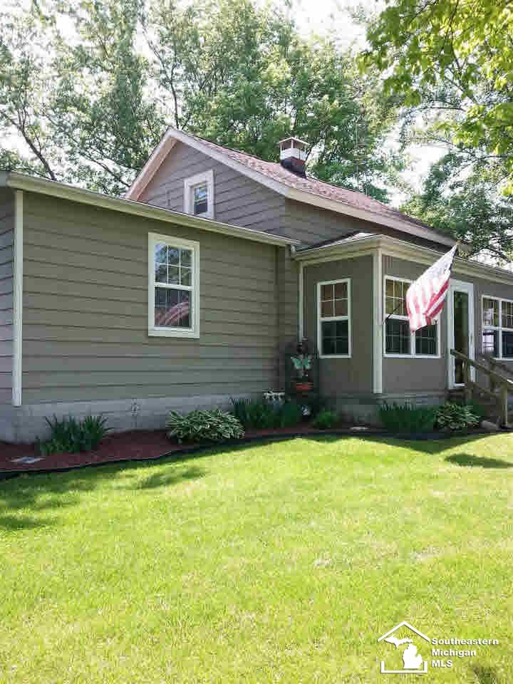 13497 West Albain Road Petersburg, MI 49270 - Photo 2 of 39 21176497-1.JPG