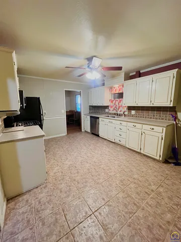 $164,900 | 1009 Janice Street, Emporia, KS 66801