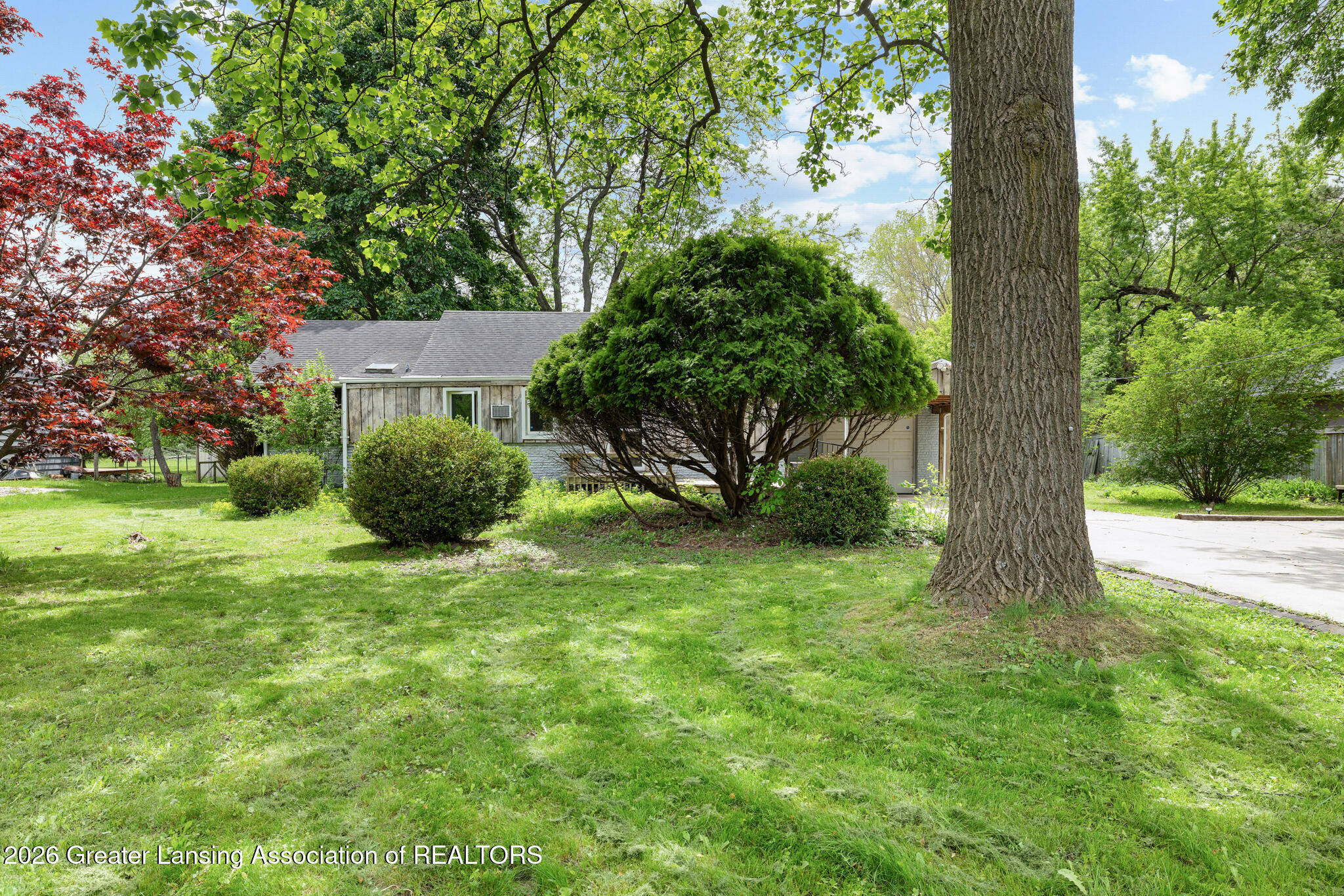 2169 Haslett Road East Lansing, MI 48823 - Photo 3 of 29 1-28