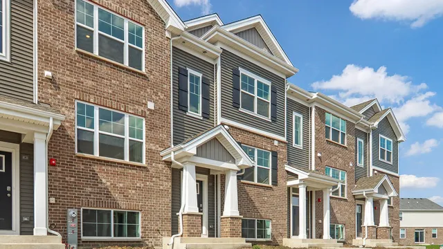 $359,990 | 17315 Ulster Drive, Tinley Park, IL 60477