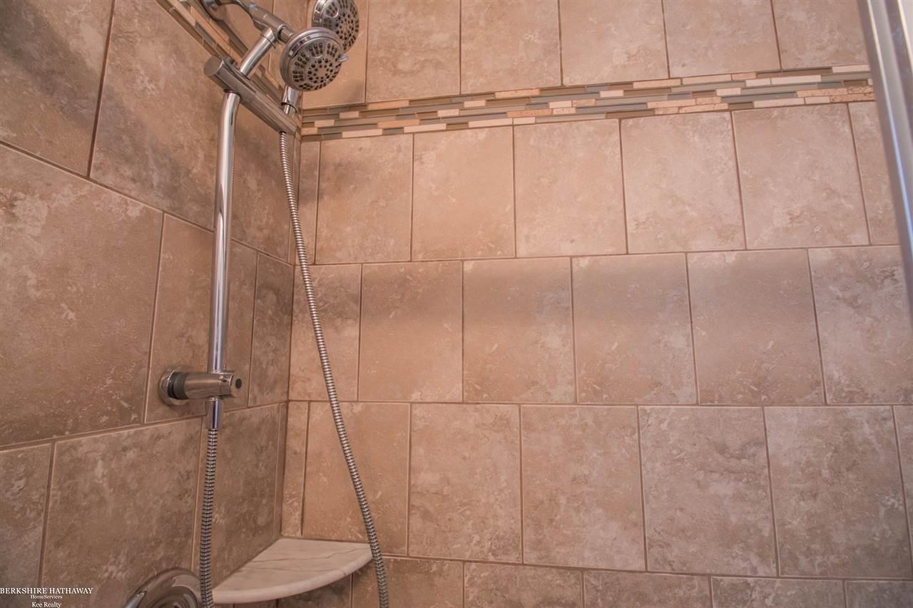 149 Woodside Road Royal Oak, MI 48073 - Photo 19 of 39 50065755-18.JPG