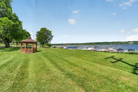 $275,000 | 33 Lausanne Court, Unit 3306, Geneva, WI 53147