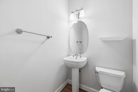 $925,000 | 1004 Gaither Road, Rockville, MD 20850