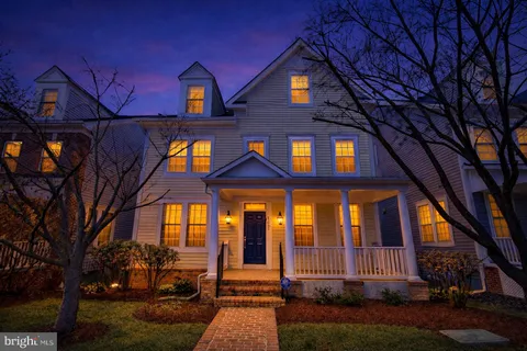 $925,000 | 1004 Gaither Road, Rockville, MD 20850