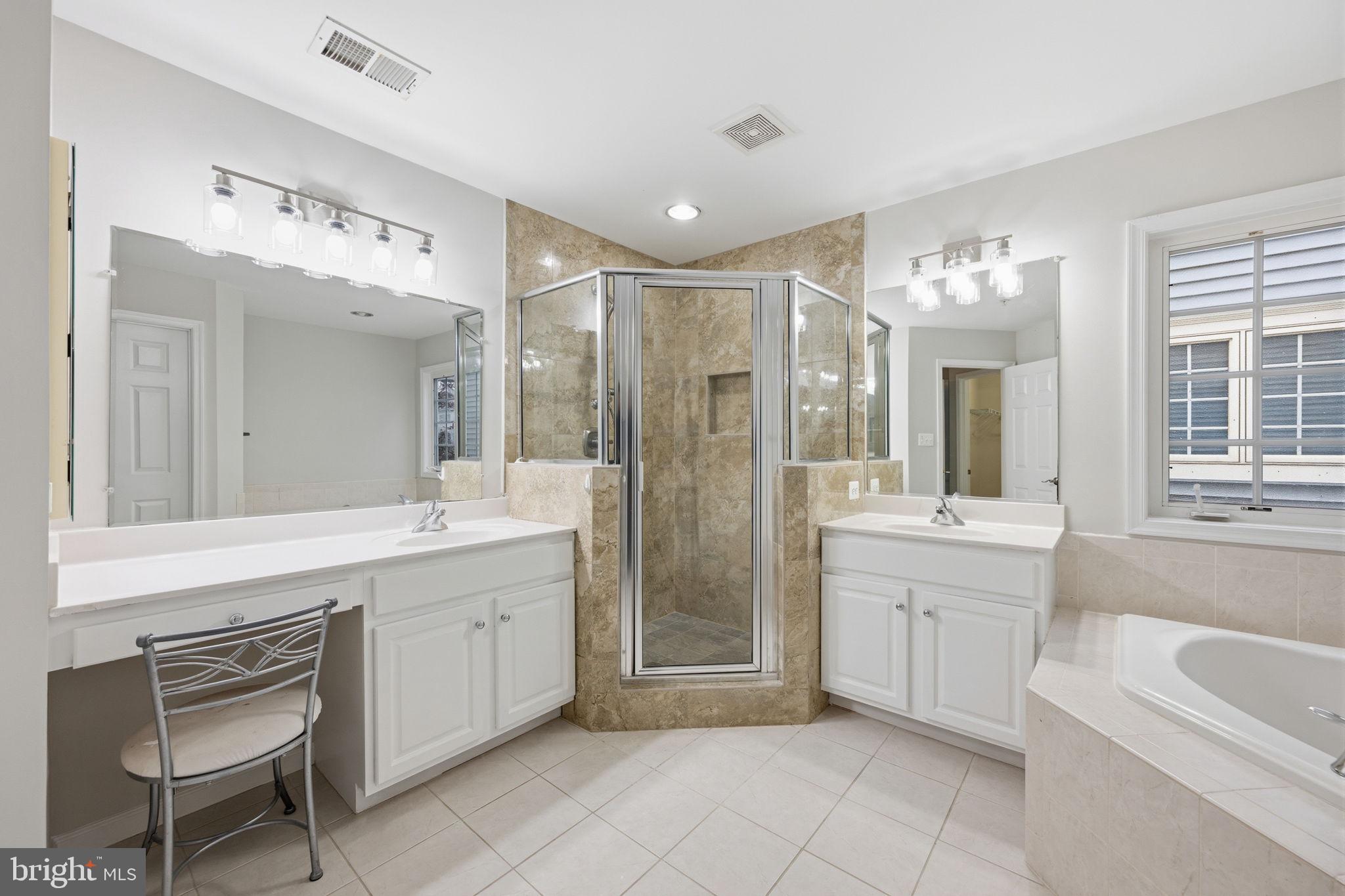 1004 Gaither Road Rockville, MD 20850 - Photo 21 of 44 Primary Suite Bath