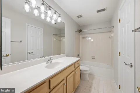 $925,000 | 1004 Gaither Road, Rockville, MD 20850