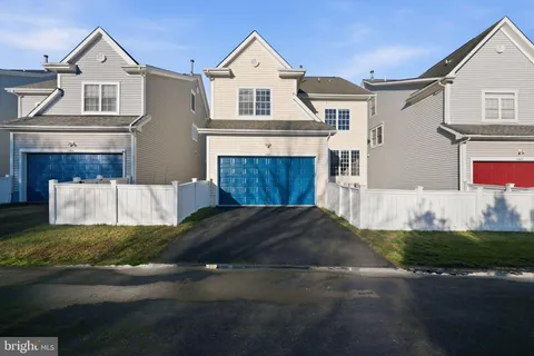 $925,000 | 1004 Gaither Road, Rockville, MD 20850