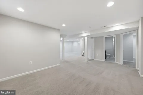 $925,000 | 1004 Gaither Road, Rockville, MD 20850