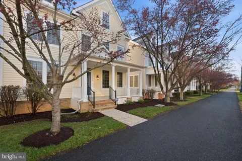 $925,000 | 1004 Gaither Road, Rockville, MD 20850