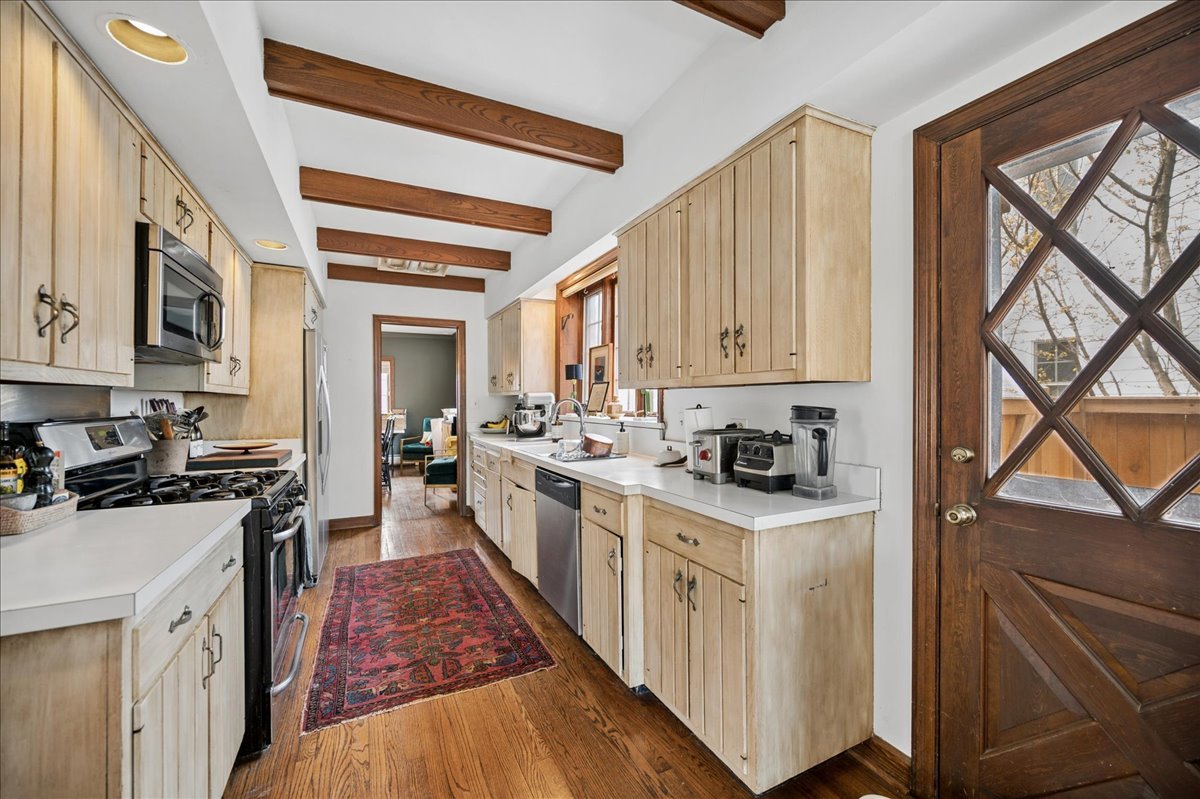 373 Sunset Road Winnetka, IL 60093 - Photo 9 of 26