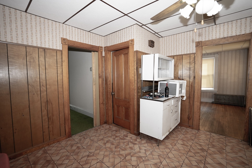 83 Arnold Street Methuen, MA 01844 - Photo 15 of 33